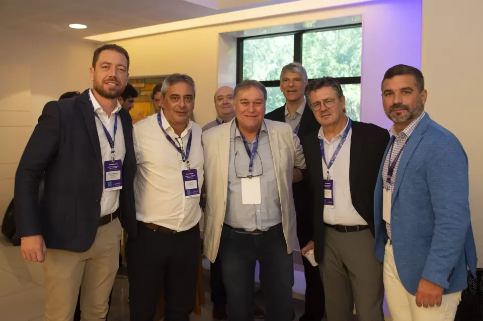 Palestrantes reunidos no intervalo